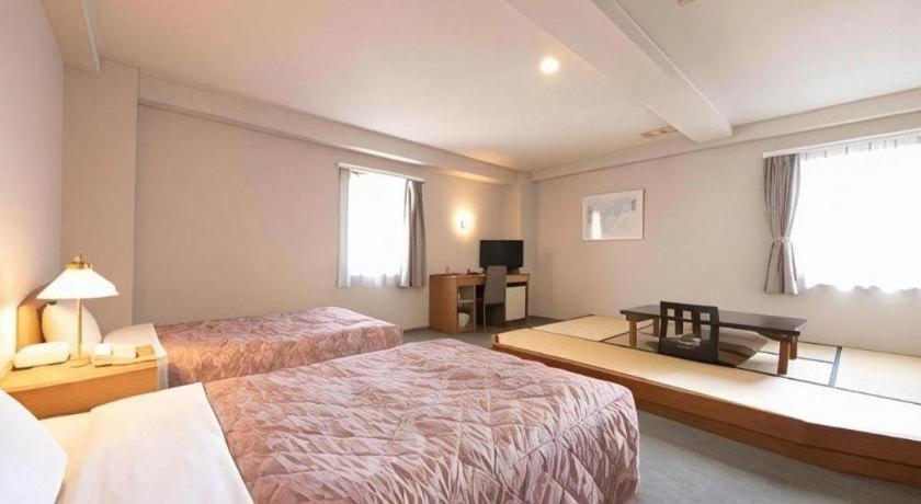 Main Hotel Miyakonojo Bagian luar foto